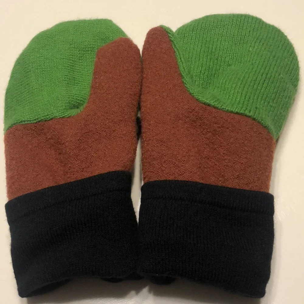 Mittens - Picture 2 of 2